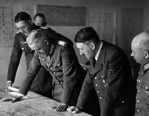 Hitler si generalii sai dupa infrangerea de la Stalingrad