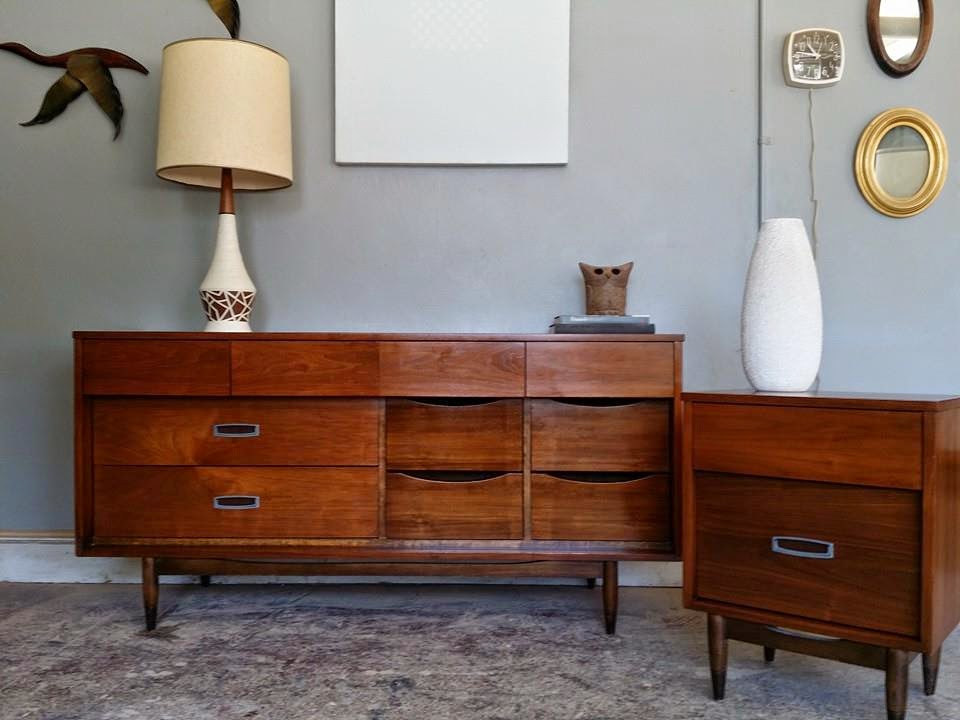 Vintage Ground Mid Century Bedroom Set
