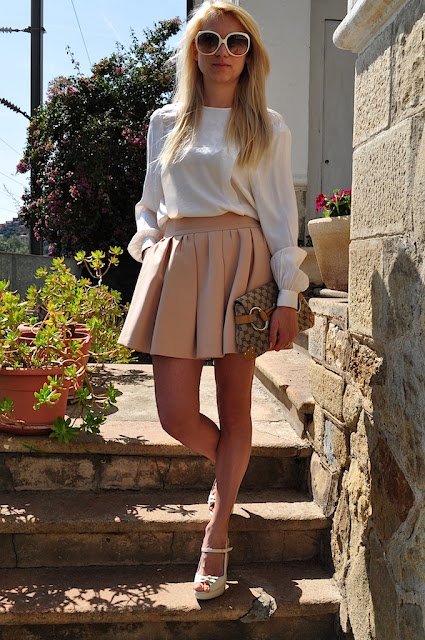 LIVING IN MY SHOES BEIGE SKIRT