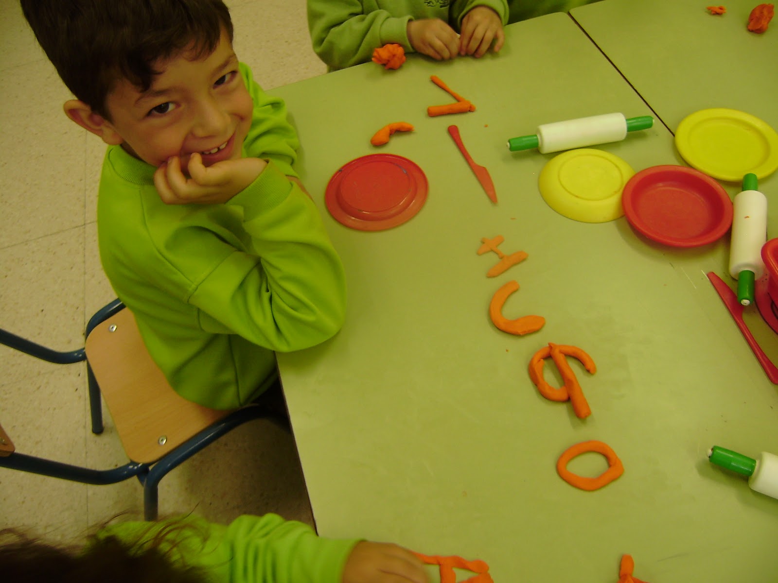 LA SEÑO CATINFANTIL : HACEMOS NUESTROS NOMBRES CON PLASTILINA