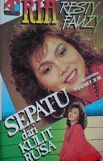 Ria Resty Fauzi - Sepatu Kulit Rusa Ria Resty Fauzi - Sepatu Kulit Rusa