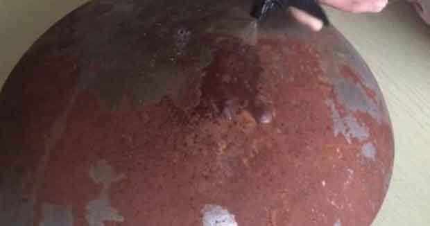 Membersihkan Panci yang telah kotor dan berkarat odol dan baking soda Membersihkan Panci yang telah kotor dan berkarat