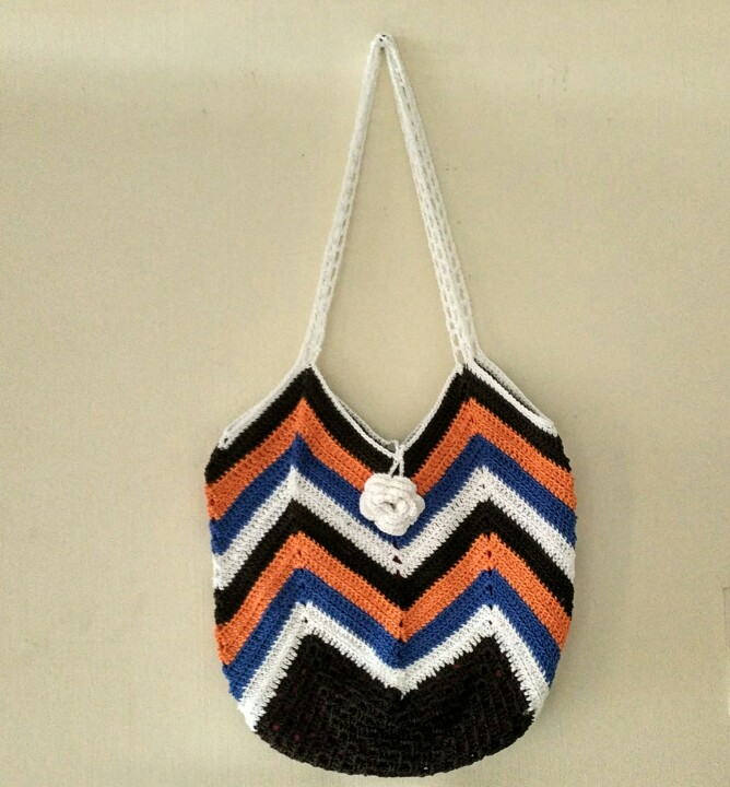 crochet-kalaakari-granny-square-bottom-bag