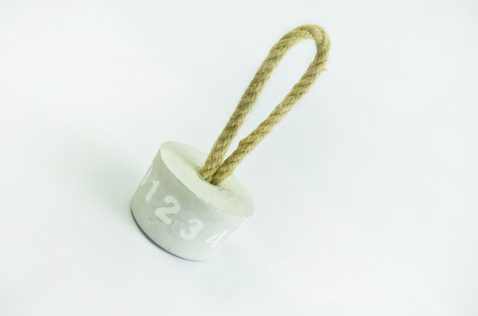 Minimalist concrete design for home modern cement decor: LOOP CONCRETE