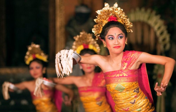 tari-pendet-berasal-dari-bali gambar-tari-pendet-berasal-dari-bali