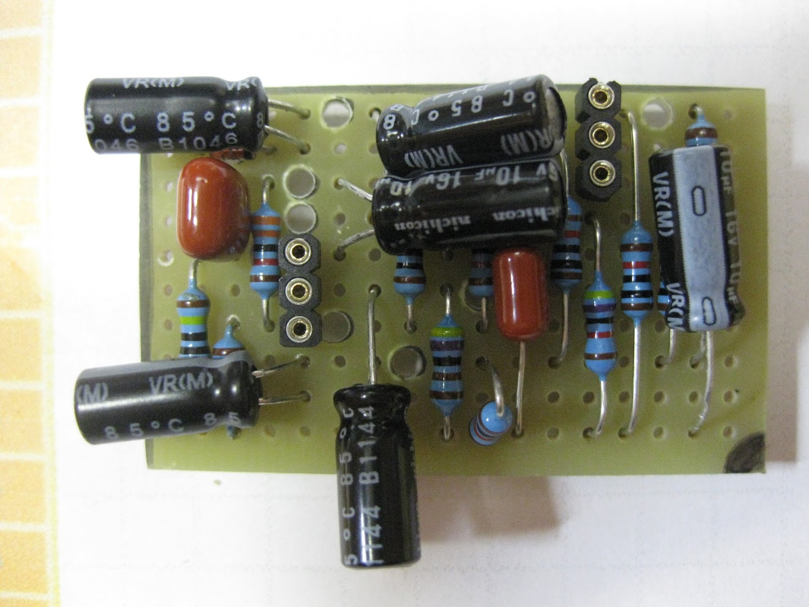 DIY Guitar pedal projects EP Booster soldering