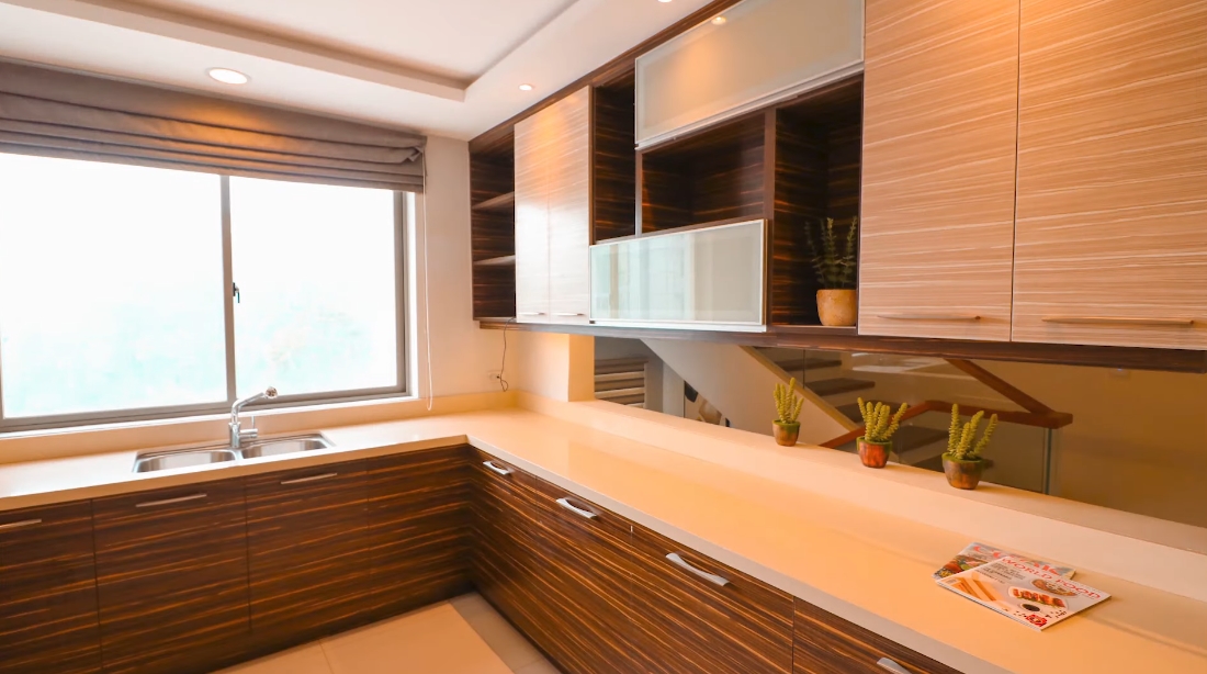20 Interior Design Photos vs. New Manila, Luxury Townhouse Tour