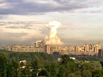 Ядерный взрыв - необычное атмосферное явление. Петербург