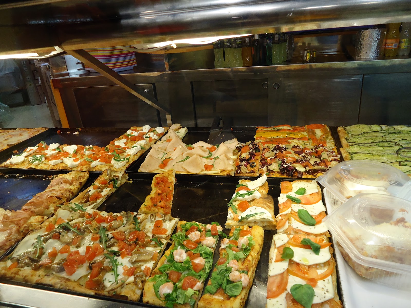Life is beautiful for me MELOGRANO GELATI PIZZA (FONTANA DI TREVI) (08