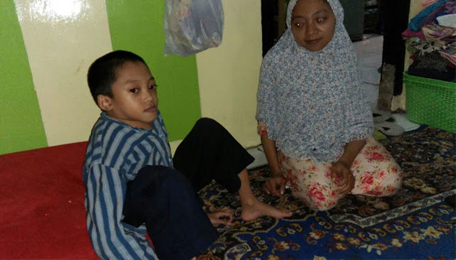8 Fakta dari Kisah Fahri (11th), Anak yang Setiap Batuk Tulangnya Selalu Patah 8 Fakta dari Kisah Fahri (11th), Anak yang Setiap Batuk Tulangnya Selalu Patah