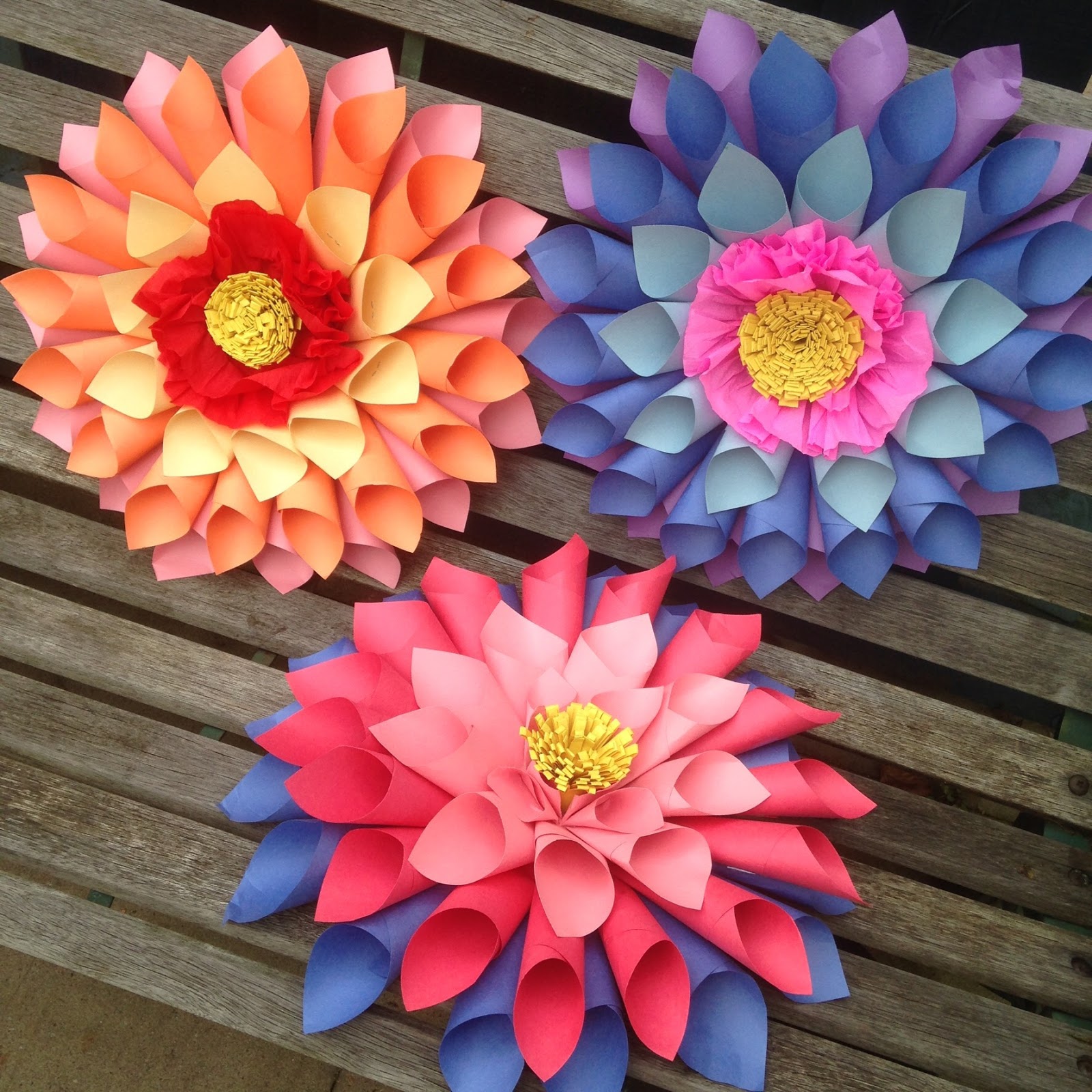 Crafty Ady Making very large paper flowers