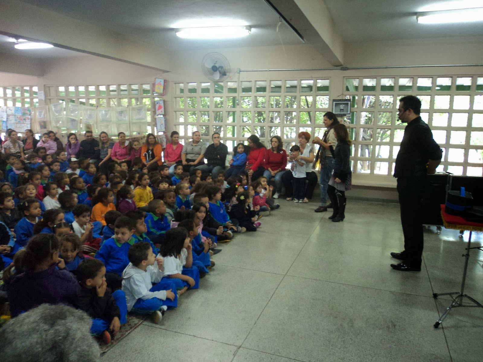 EMEI Marina Nogueira de Souza Martins: APRESENTAÇÃO DO MÁGICO NA EMEI...