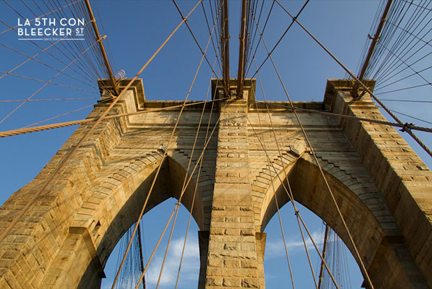 Puente de Brooklyn arcos estilo neogotico Puente de Brooklyn arcos estilo neogotico