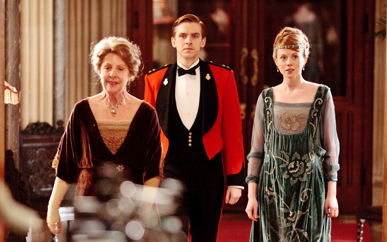 Downton Abbey A Review of Seasons 1 & 2 Season 2 Episode 1