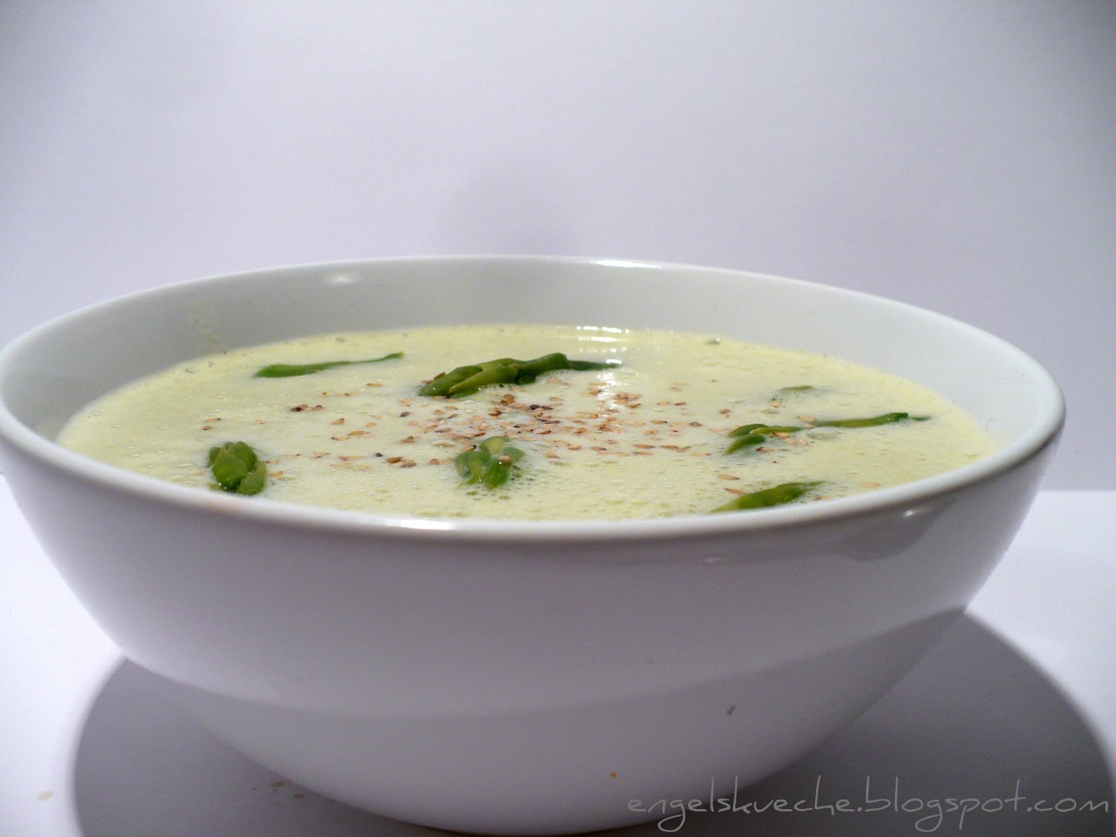 Essen aus Engelchens Küche: Grüne Spargelcremesuppe