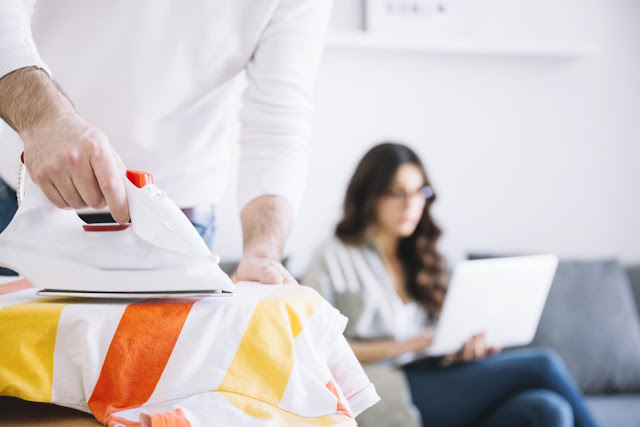 Cara Menyetrika Baju yang Benar Agar tidak Mengkilap - JASA SETRIKA