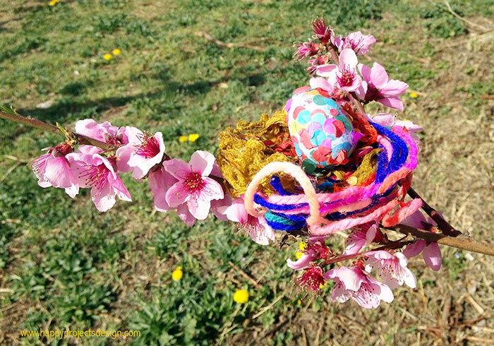 Huevos de pascua con confeti