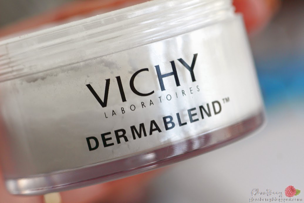 vichy dermablend loose powder dry oily skin review swatches פודרה וישי עמידה מאט דרמהבלנד דרמה בלנד סקירה בלוג איפור וטיפוח גלוסברי glossberry beauty blog