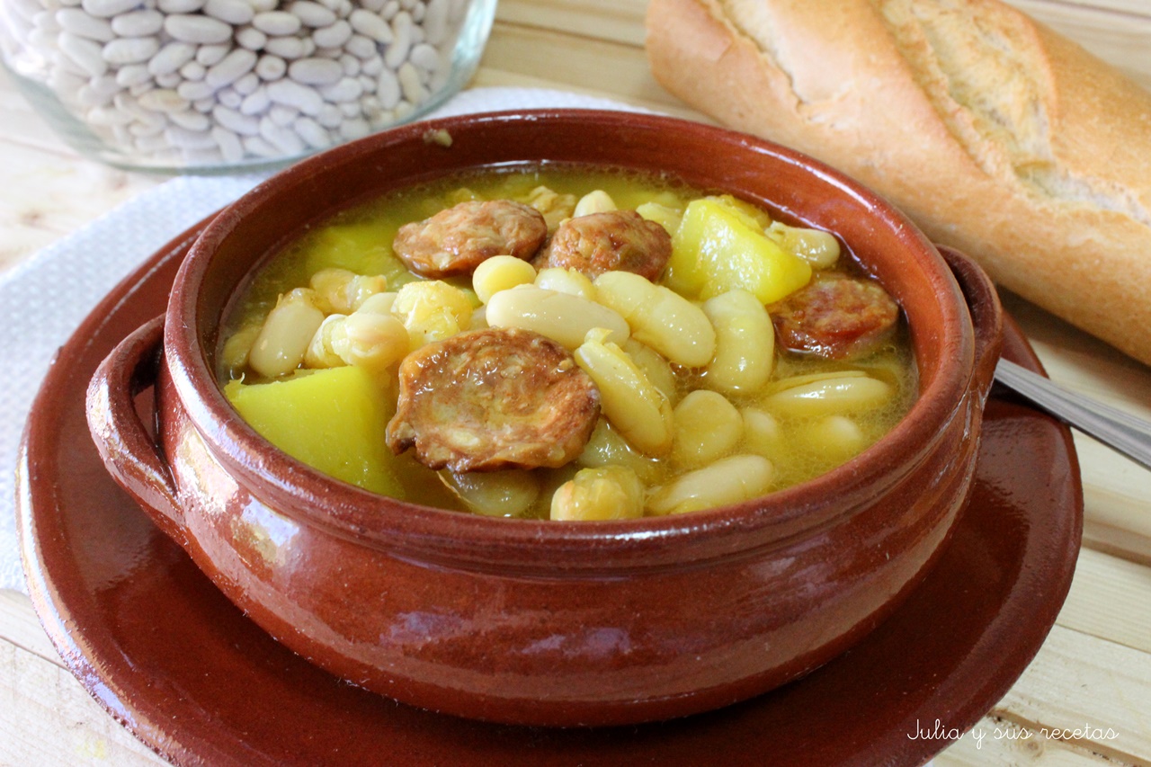 JULIA Y SUS RECETAS: JUDÍAS BLANCAS CON CHORIZO