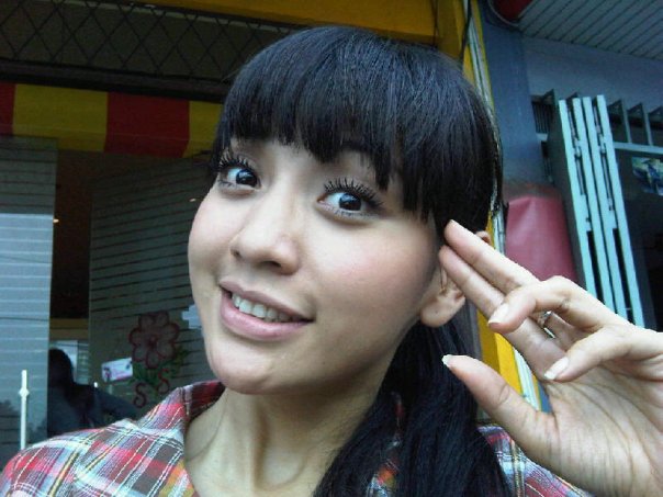 Hesti Purwadinata Exotic Face Photos - Foto Sexy Artis Indonesia