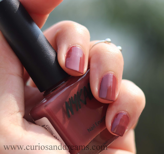 Nykaa nail polish, review, swatch, marsala chai