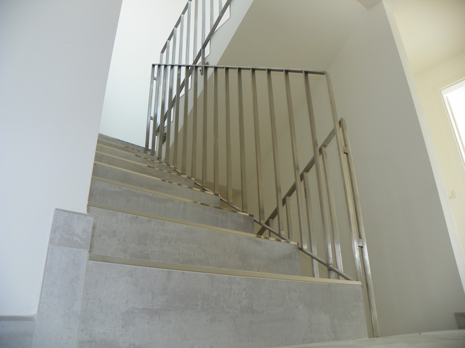 STEIN & FLIESE aktuell: Gegensätze - groß oder klein, wie soll es sein