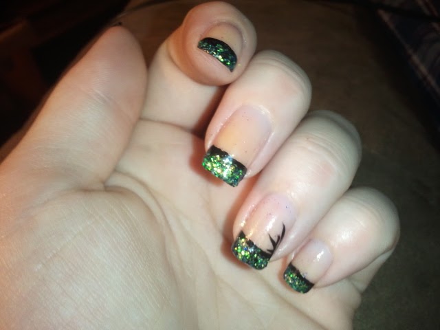 Wickless & Polished!: Day 17 - Glitter Nails