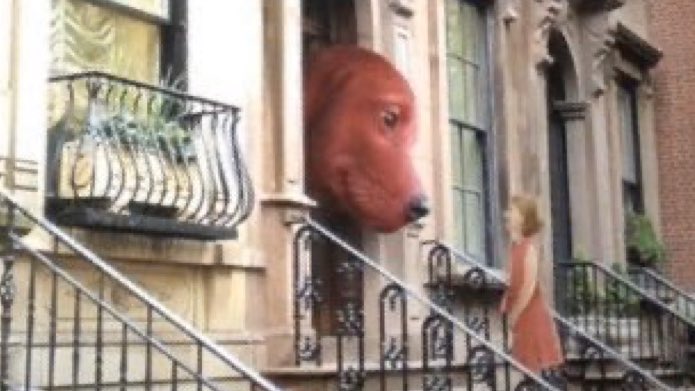 Vaza imagem do live-action de !!"Clifford!!, o Gigante Cão Vermelho"