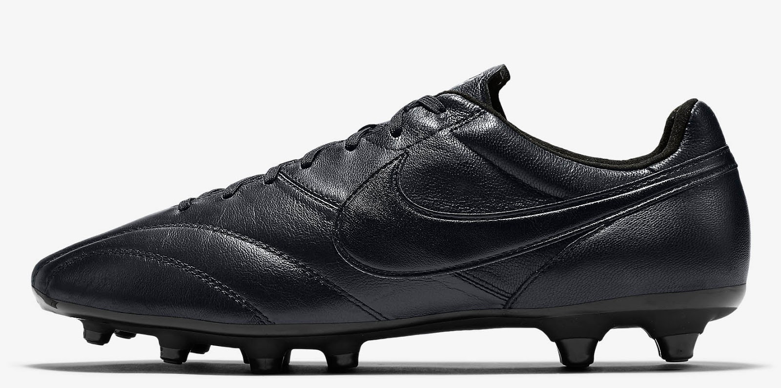 nike blackout cleats
