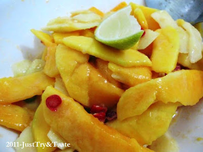 Resep Salad Mangga-Apel dengan Saus Selai Kacang