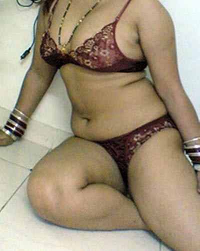 Desi Aunty Hot Bikini Photograph HOT MAL
