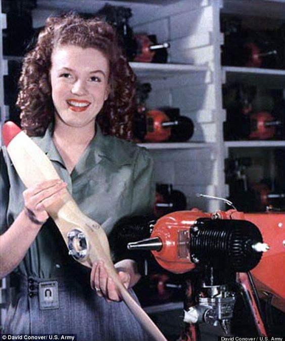 World War II in Pictures Women Factory Workers in World War II