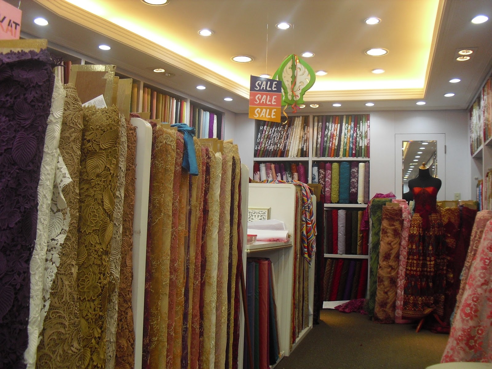 DUNIA LARIS - Textile & Tailor