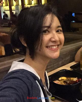 Biodata Adinda Azani Dan Foto Terbaru Biodata Adinda Azani Dan Foto Terbaru