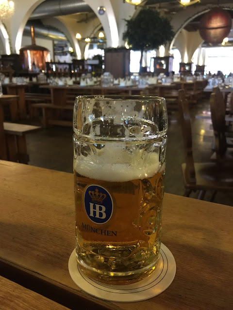 Hofbräu, Berlim. Hofbräu, Berlim.