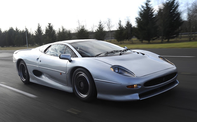 Jaguar XJ220