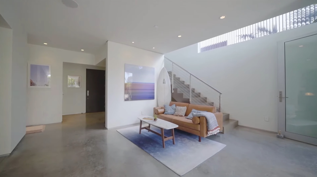 Tour 248 Bernard Ave, Venice, CA vs. 33 Interior Design Photos