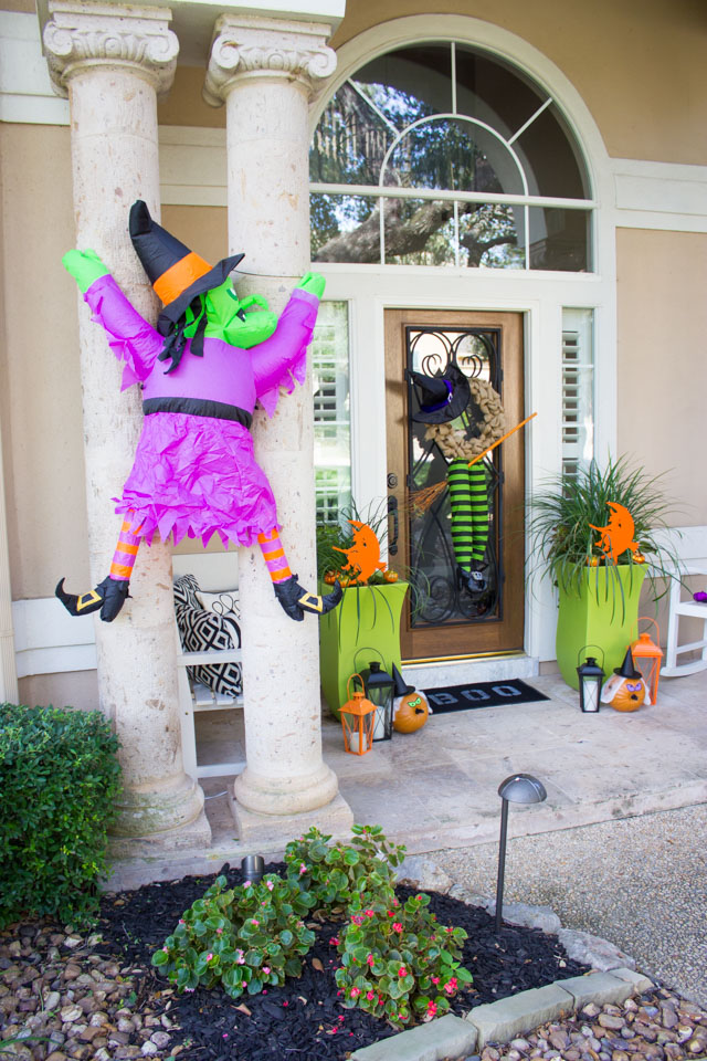 Cute ideas for decorating your front porch with witch decor for Halloween! #halloweenfrontporch #halloweendecor #witchdecor Cute ideas for decorating your front porch with witch decor for Halloween! #halloweenfrontporch #halloweendecor #witchdecor
