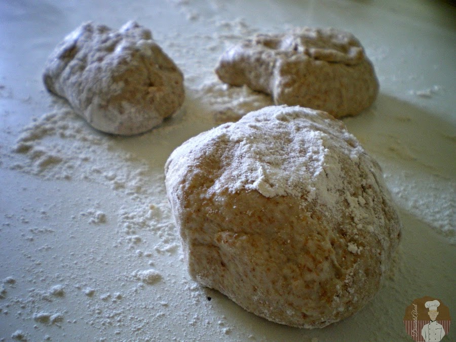 Pizza caprina integral: porciones de la masa