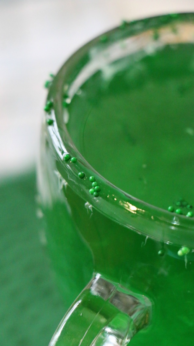 green layered drink recipe