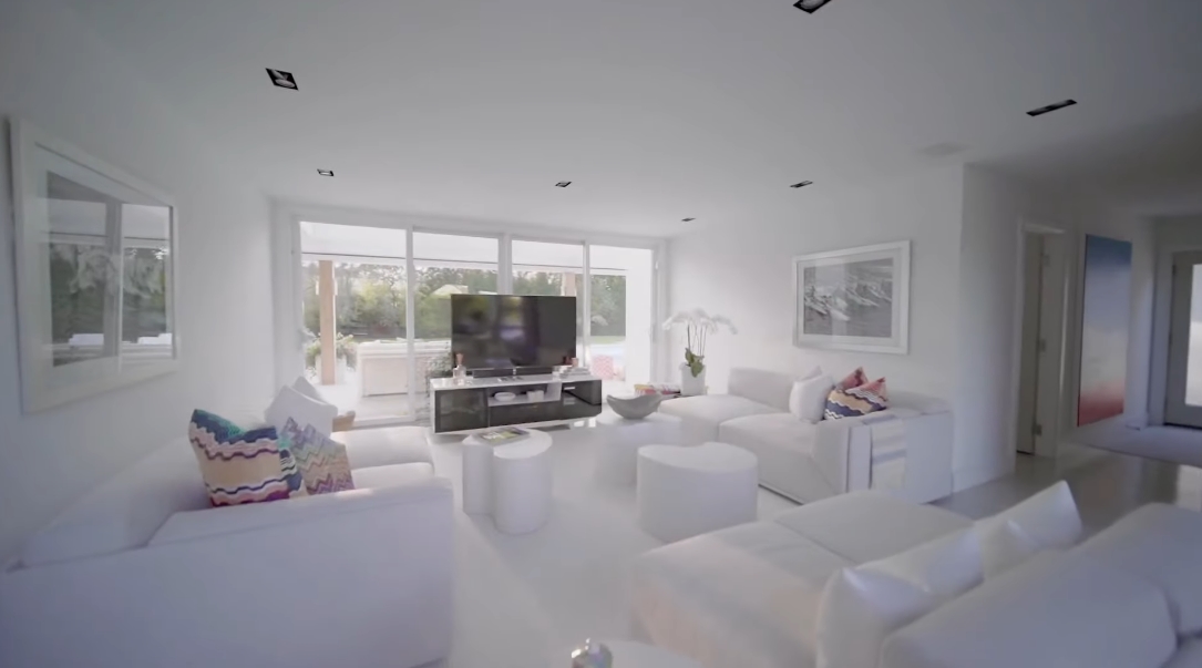 26 Interior Design Photos vs. 382 Jobs Ln, Water Mill, NY Luxury Home Tour