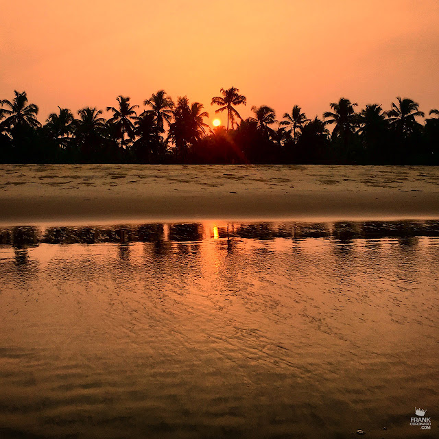 amanecer en playa de kerala india