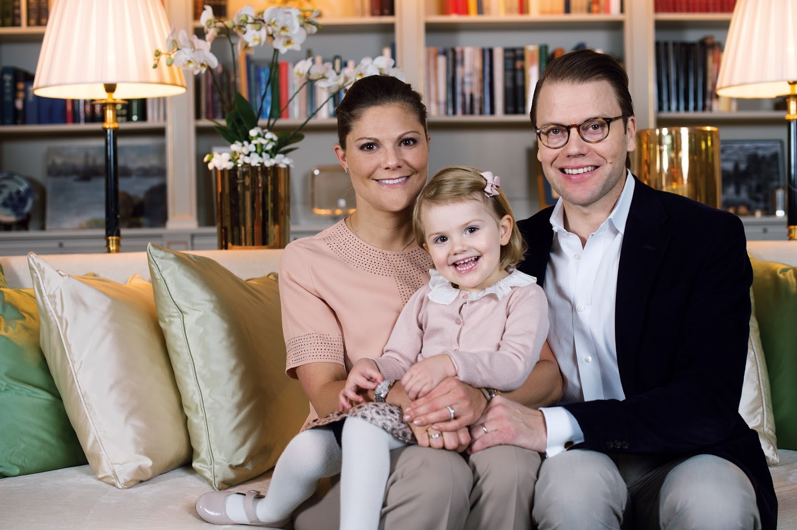 New official portraits of the Swedish Royal Family 2014