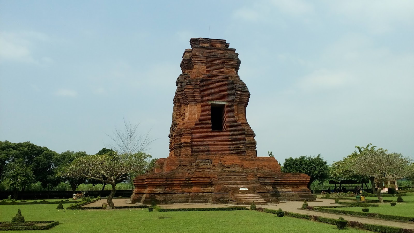Candi Brahu | Sebuah Catatan Petualangan