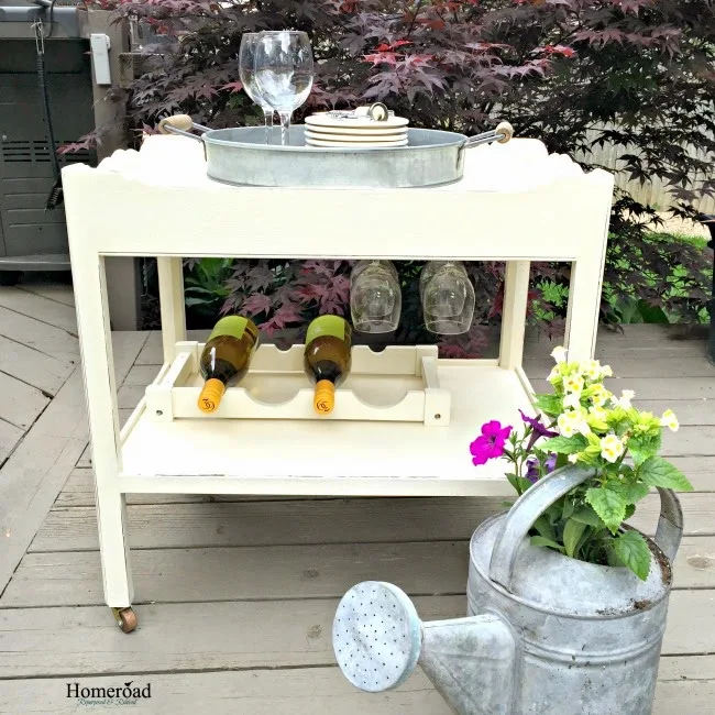 End table turned into a rolling bar and beverage cart www.homeroad.net
