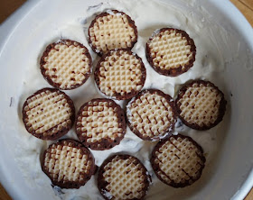 Schwedischer Schokokuss-Nachtisch: Schnell, lecker und super zum Mitbringen. Schnell fertig ist dieses Dessert, frisch und schokoladig!