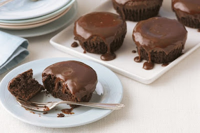 Mini choc-caramel dessert cakes recipe Mini choc-caramel dessert cakes recipe