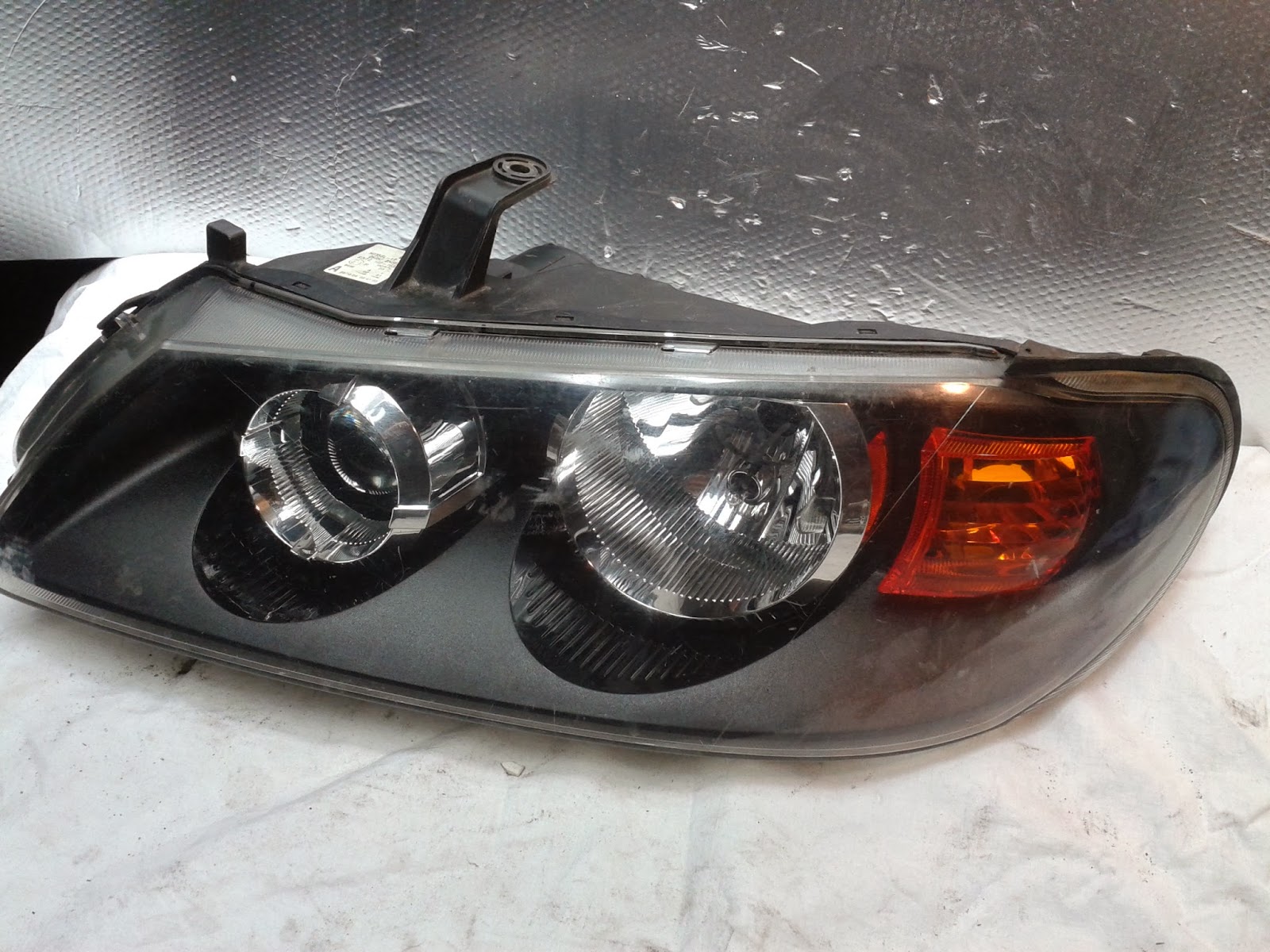 Reganeracja Reflektorów: Co Się Dzieje Z Lampami Nissan Almera N16