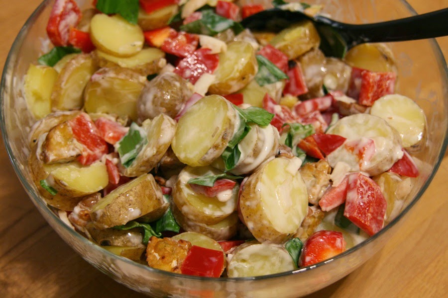 Sekundentakt: Kartoffelsalat mit Räuchertempeh und Bärlauch