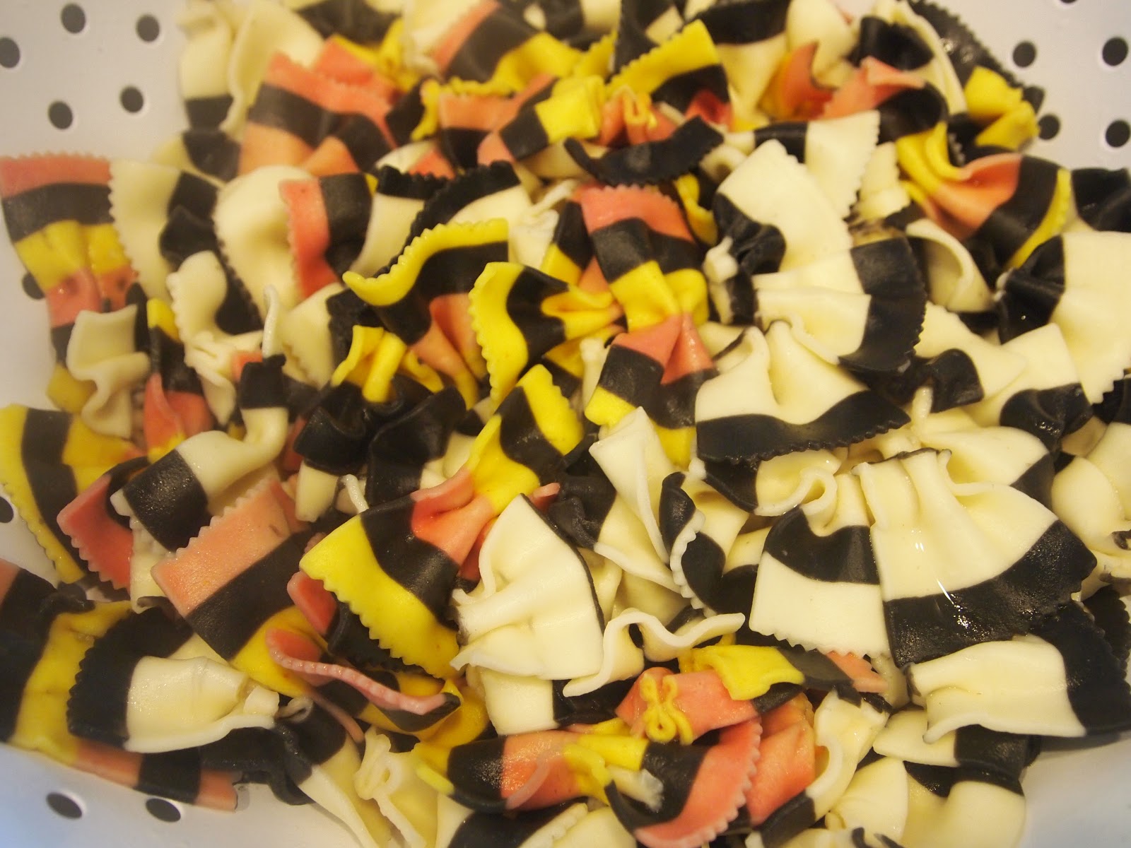 yet-another-foodie-squid-ink-pasta